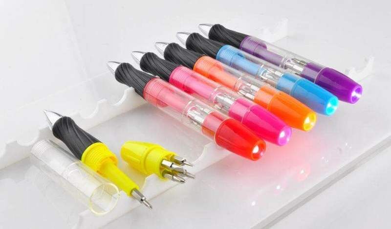 Tool Ballpoint Pen, Led Light & 5 Screwdrivers