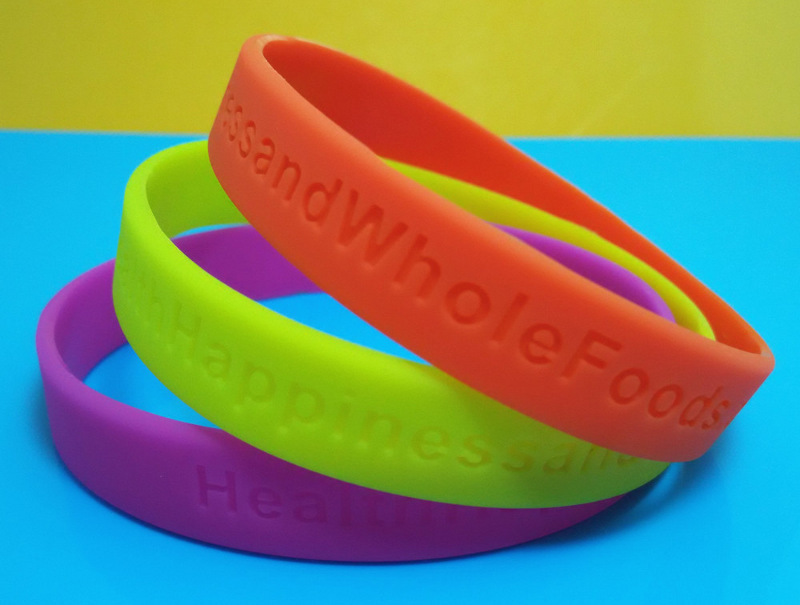 personalized silicone wristbands wiht debossed logo